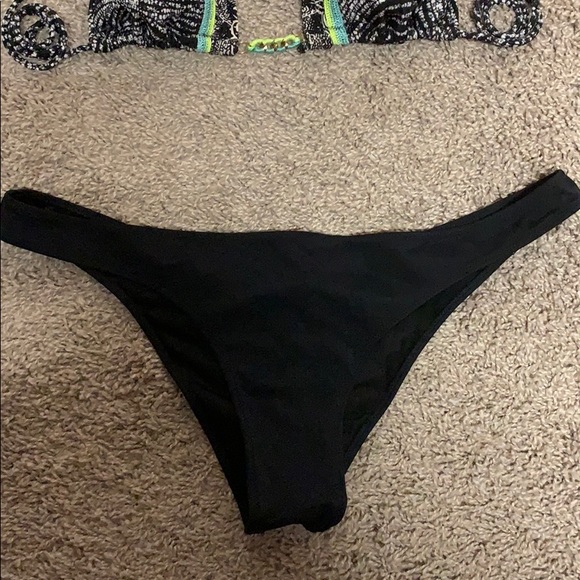 Victoria’s Secret Black/White Embellished Bikini - Picture 4 of 6